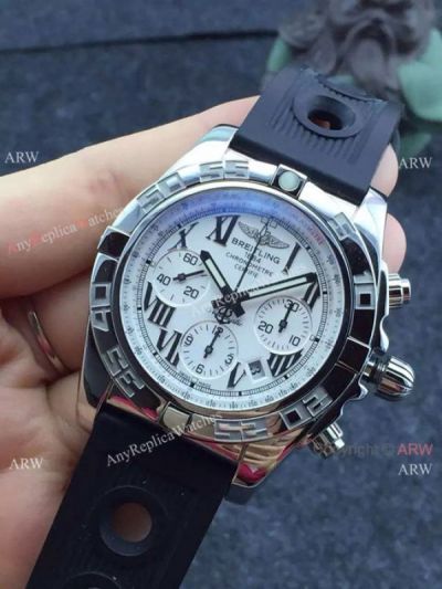 Swiss Grade Replica Breitling Chronomat Stainless Steel Case Rubber Band Design Watch